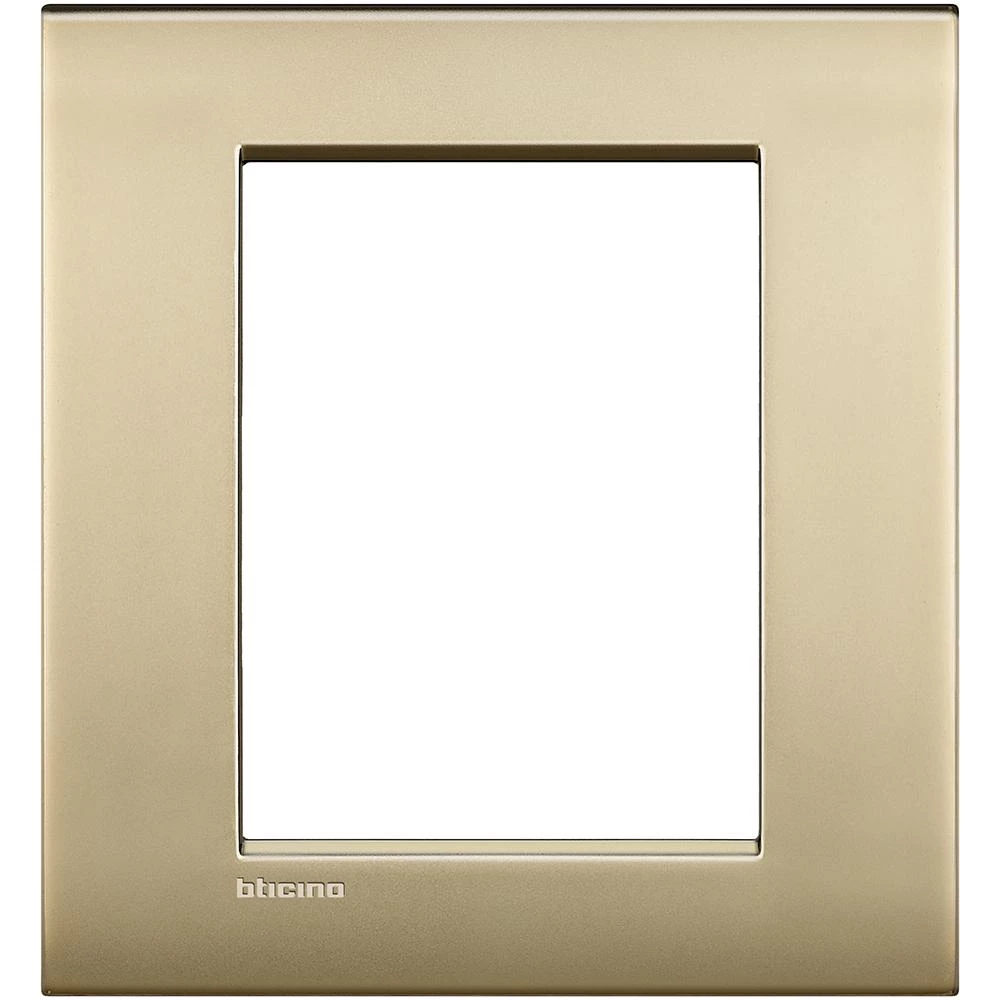  артикул LNC4826OF название Рамка итальянский стандарт 3+3 мод прямоугольная, цвет Золото матовое, LivingLight, Bticino