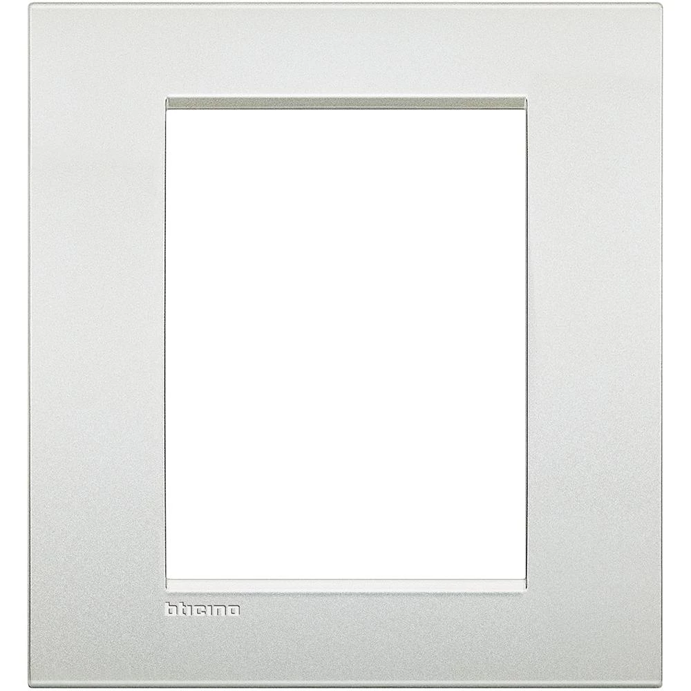  артикул LNC4826PR название Рамка итальянский стандарт 3+3 мод прямоугольная, цвет Белый жемчуг, LivingLight, Bticino