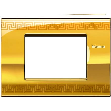  артикул LNC4803GK название Рамка итальянский стандарт 3 мод, цвет Орнамент, LivingLight, Bticino