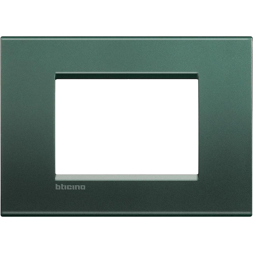  артикул LNA4803PK название Рамка итальянский стандарт 3 мод прямоугольная, цвет Зеленый шелк, LivingLight, Bticino